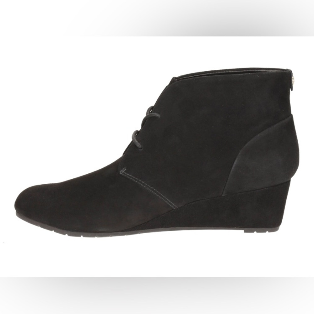 Clarks Vendra Peak Black Suede woman’s size 12M wedge booties. NWT